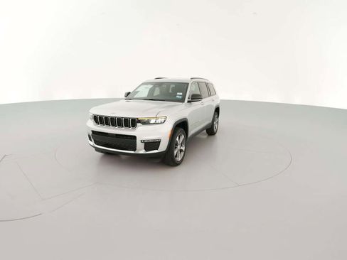 New 2025 Jeep Grand Cherokee L Limited image 3