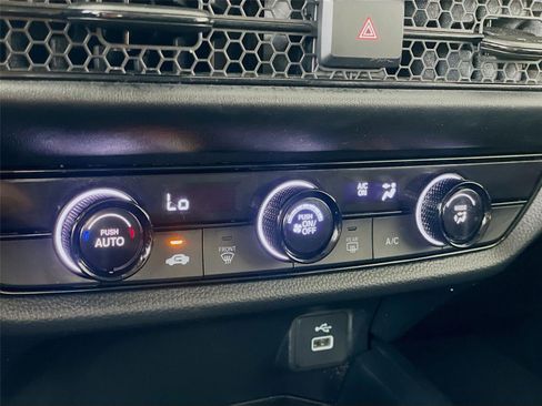 Used 2023 Honda HR-V LX image 18
