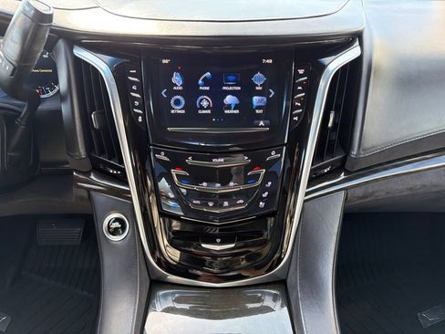 Used 2019 Cadillac Escalade ESV Platinum w/ Escalade Sport Edition AWD/4WD image 26