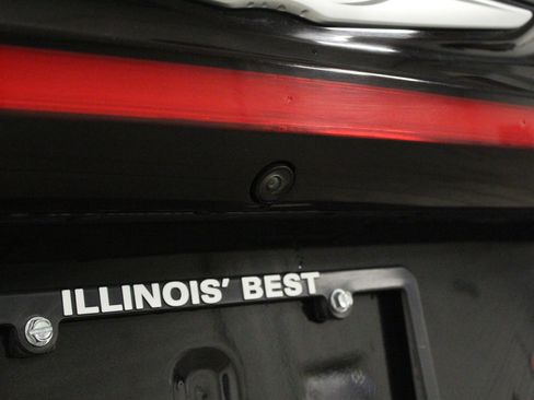 Used 2023 Chrysler Pacifica Touring-L FWD image 14