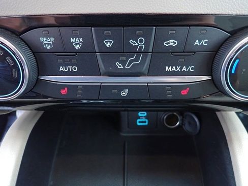 Certified 2022 Ford Escape SE w/ Cold Weather Package image 25