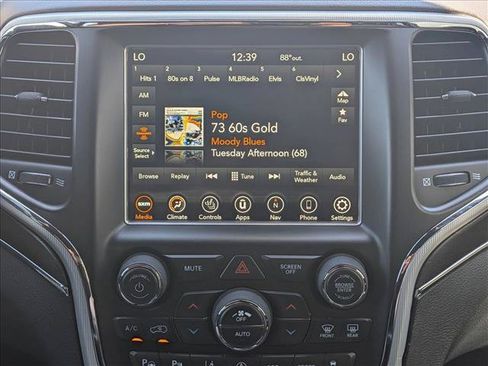 Used 2018 Jeep Grand Cherokee Limited AWD/4WD image 13