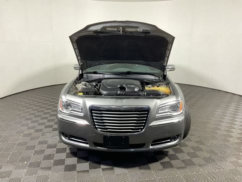 Used 2012 Chrysler 300 Limited RWD image 5