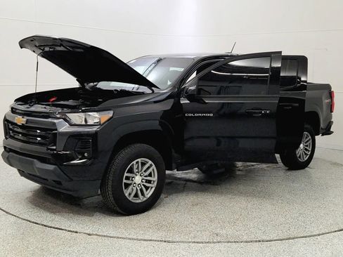Used 2024 Chevrolet Colorado LT w/ LT Convenience Package image 10