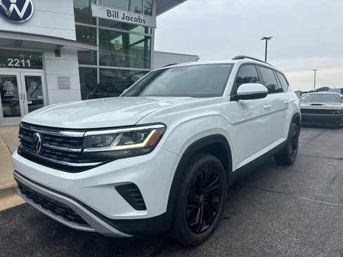 Used 2023 Volkswagen Atlas SE AWD/4WD image 2