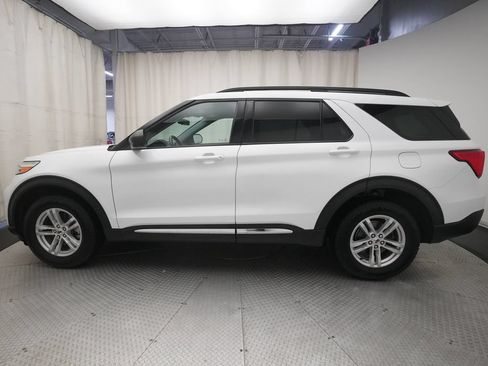 Used 2021 Ford Explorer XLT w/ Equipment Group 202A AWD/4WD image 25