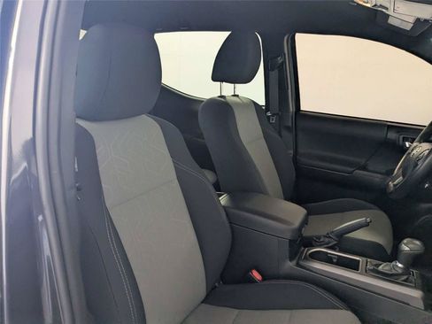 Used 2020 Toyota Tacoma TRD Sport AWD/4WD image 33