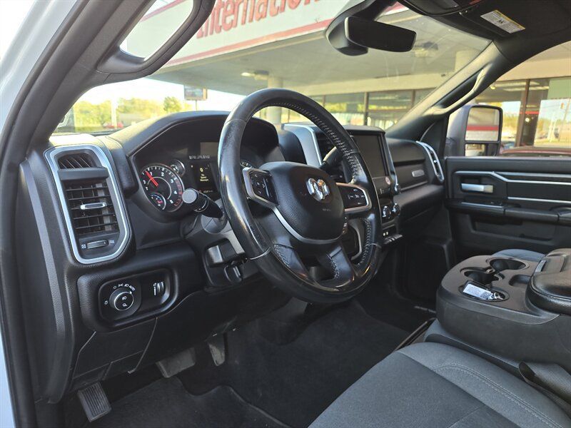 Used 2024 RAM 3500 Big Horn AWD/4WD image 7