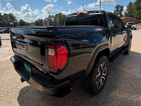 Used 2024 GMC Canyon AT4 w/ AT4 Premium Package AWD/4WD image 8