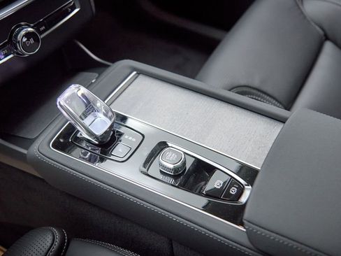 New 2026 Volvo XC90 T8 Ultra w/ Protection Package image 17