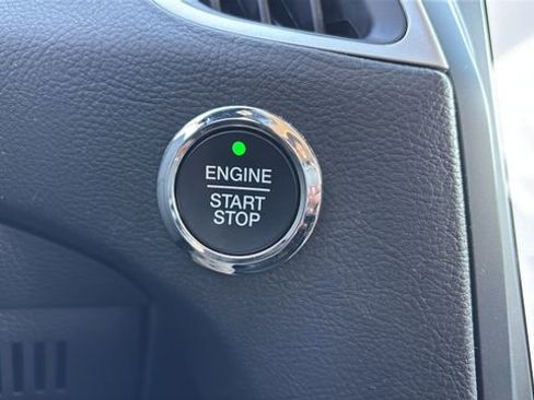 Used 2024 Ford Edge SEL image 28