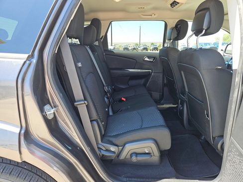 Used 2020 Dodge Journey SE w/ SE Popular Equipment Group FWD image 24