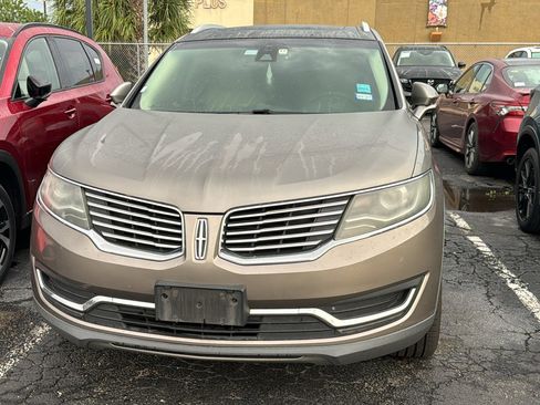 Used 2017 Lincoln MKX Reserve w/ Lincoln MKX Climate Package FWD image 5
