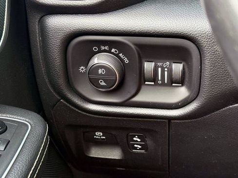 Used 2021 RAM 1500 Laramie AWD/4WD image 23