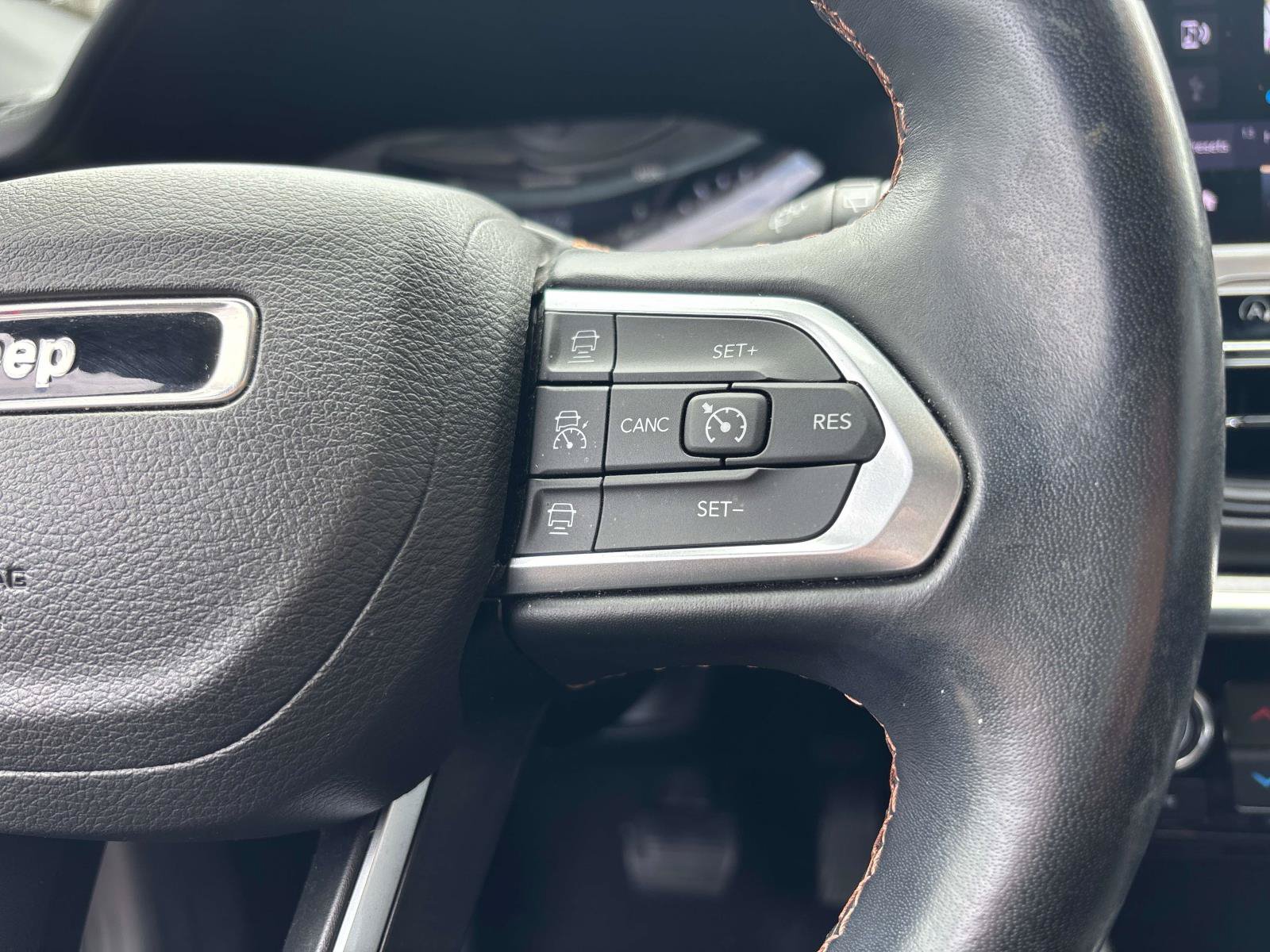 Used 2022 Jeep Compass Limited AWD/4WD image 17