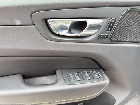 Certified 2023 Volvo XC60 B5 Ultimate w/ Climate Package image 12