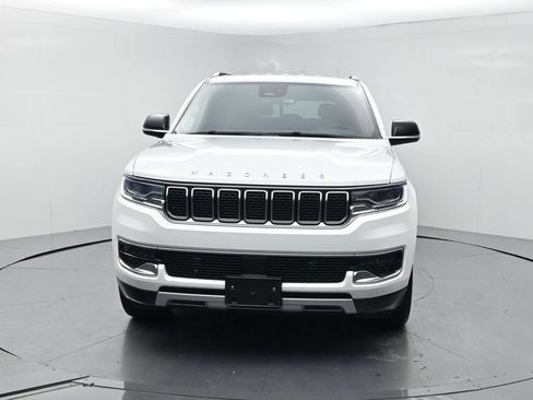 Used 2024 Jeep Wagoneer L Series II RWD image 20