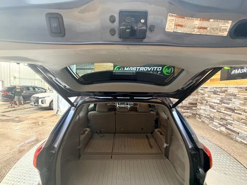 Used 2018 Toyota Highlander XLE AWD/4WD image 30