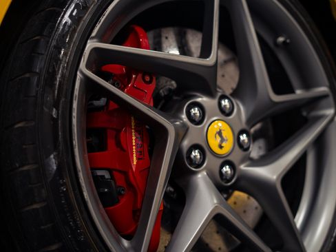 Used 2021 Ferrari F8 Tributo RWD image 42