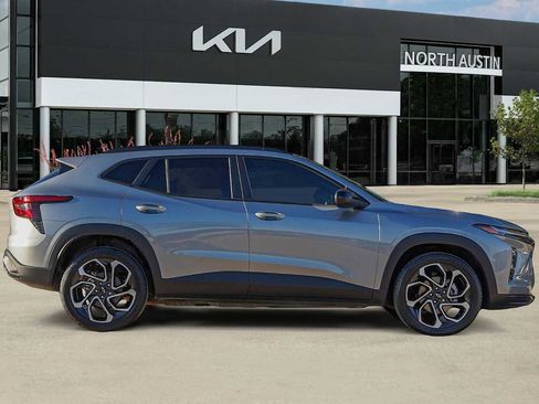 Used 2024 Chevrolet Trax RS w/ Sunroof Package image 7