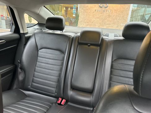 Used 2014 Ford Fusion SE w/ Equipment Group 202A image 11