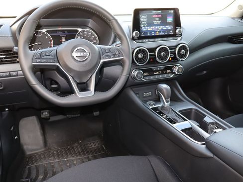 Used 2025 Nissan Sentra SV w/ All-Weather Package FWD image 4