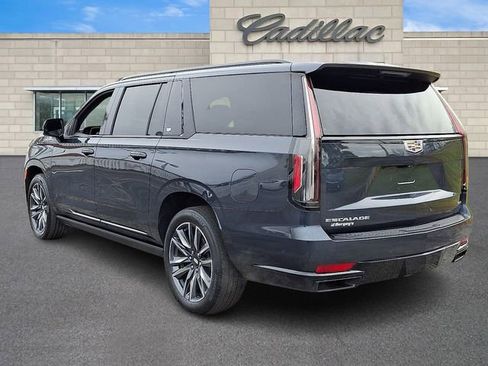 Used 2022 Cadillac Escalade ESV Sport w/ Touring Package image 5