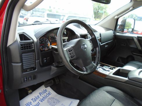 Used 2011 Nissan Titan SL w/ SL Technology Pkg AWD/4WD image 13