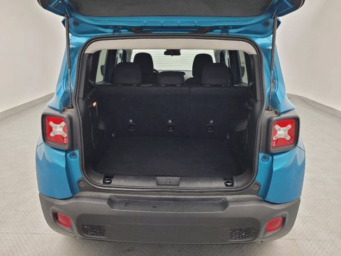 Used 2021 Jeep Renegade Latitude FWD image 29
