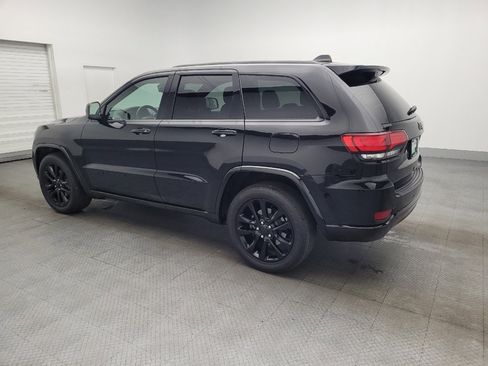Used 2019 Jeep Grand Cherokee Altitude image 3