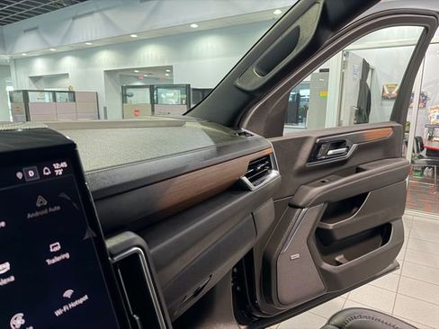 Used 2025 GMC Yukon Denali AWD/4WD image 25