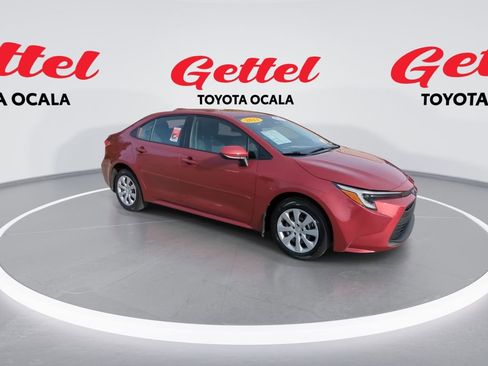 Used 2023 Toyota Corolla LE image 2