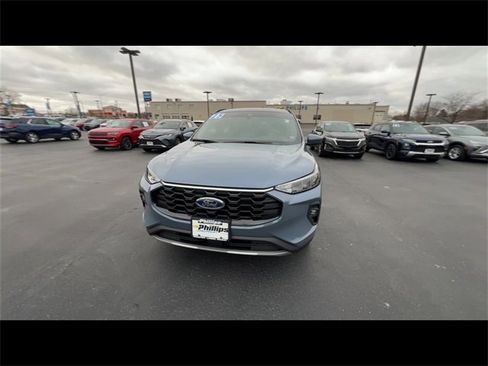 Used 2025 Ford Escape ST-Line Select w/ Class II Trailer Tow Package image 3