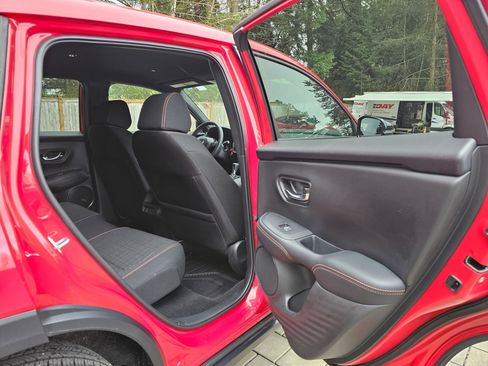 Certified 2025 Honda HR-V Sport image 12