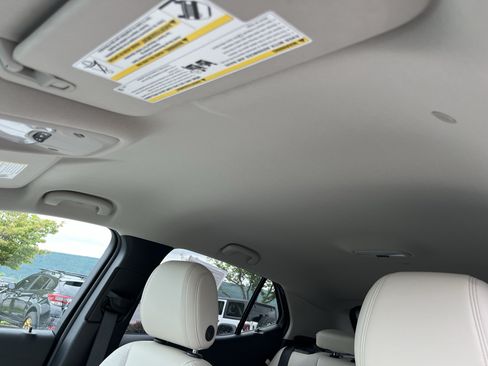 Used 2021 Buick Encore GX Preferred AWD/4WD image 22