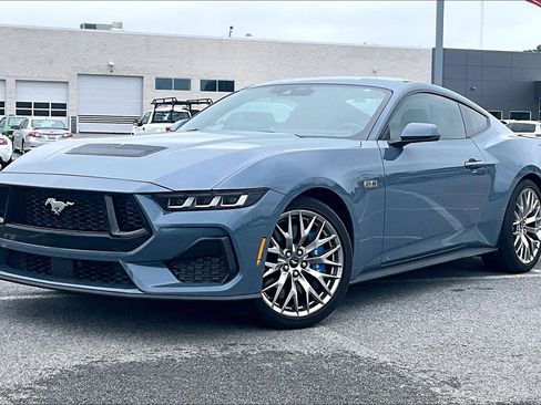 Used 2024 Ford Mustang GT Premium RWD image 3