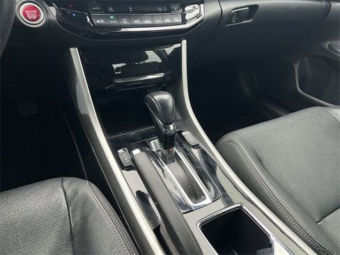Used 2016 Honda Accord Touring image 18