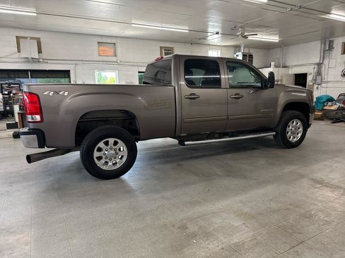 Used 2013 GMC Sierra 2500 SLT AWD/4WD image 4
