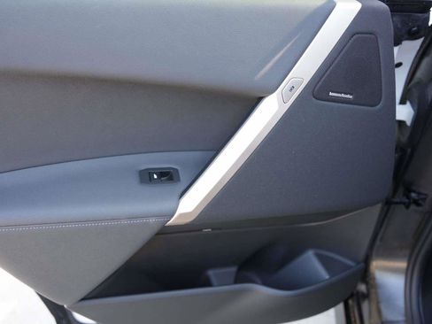 Used 2026 BMW iX xDrive45 w/ Premium Package image 9