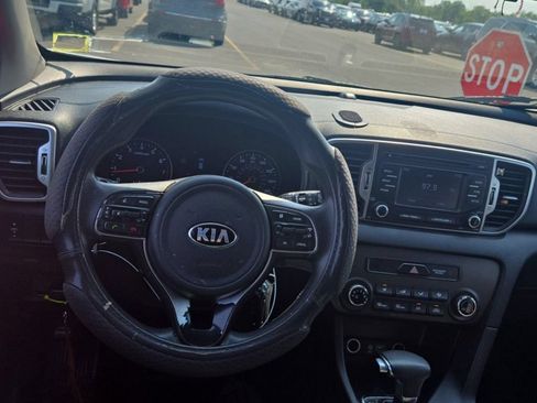 Used 2018 Kia Sportage LX AWD/4WD image 6
