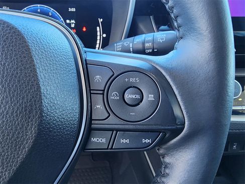 Used 2024 Toyota Corolla Cross XLE image 20