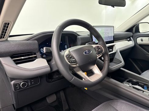 New 2026 Ford Explorer Active RWD image 12