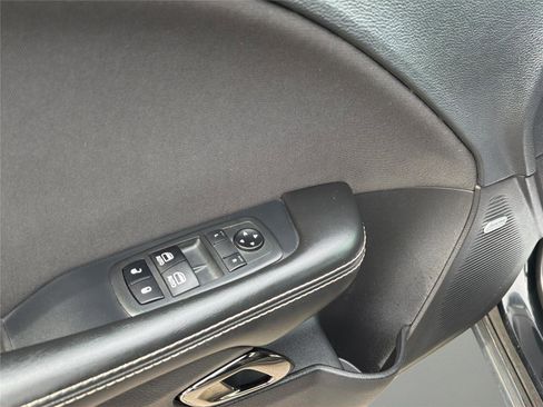 Used 2019 Dodge Challenger SRT Hellcat image 31