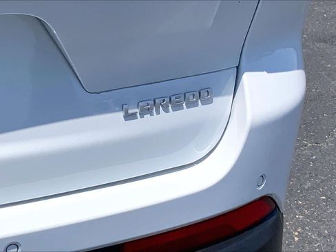 Used 2025 Jeep Grand Cherokee L Laredo w/ Luxury Tech Group I RWD image 10