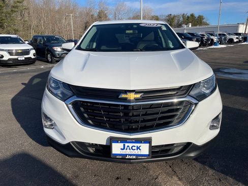 Used 2021 Chevrolet Equinox LT image 2