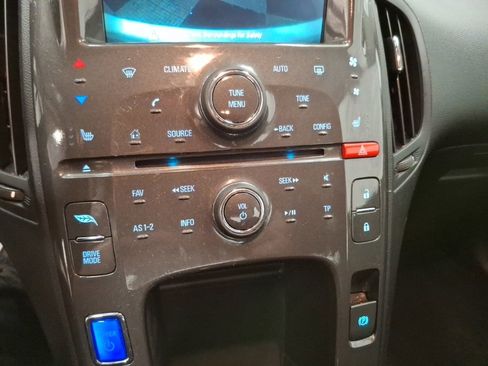 Used 2014 Chevrolet Volt w/ Enhanced Safety Package 2 image 24