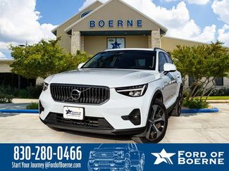 Used 2024 Volvo XC40 B5 Plus w/ Protection Package Premier AWD/4WD video 1