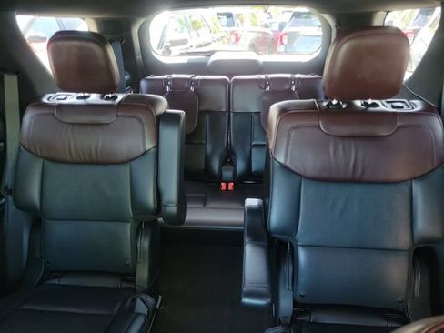 Used 2023 Ford Explorer Platinum w/ Technology Package AWD/4WD image 11