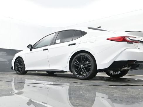 New 2026 Toyota Camry Hybrid FWD image 24