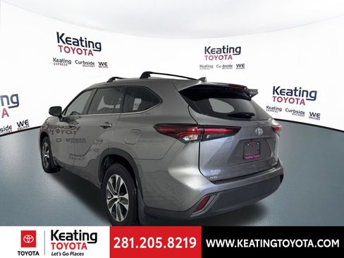 Used 2025 Toyota Highlander XLE AWD/4WD image 7
